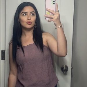 Meet your Posher, Nayeli